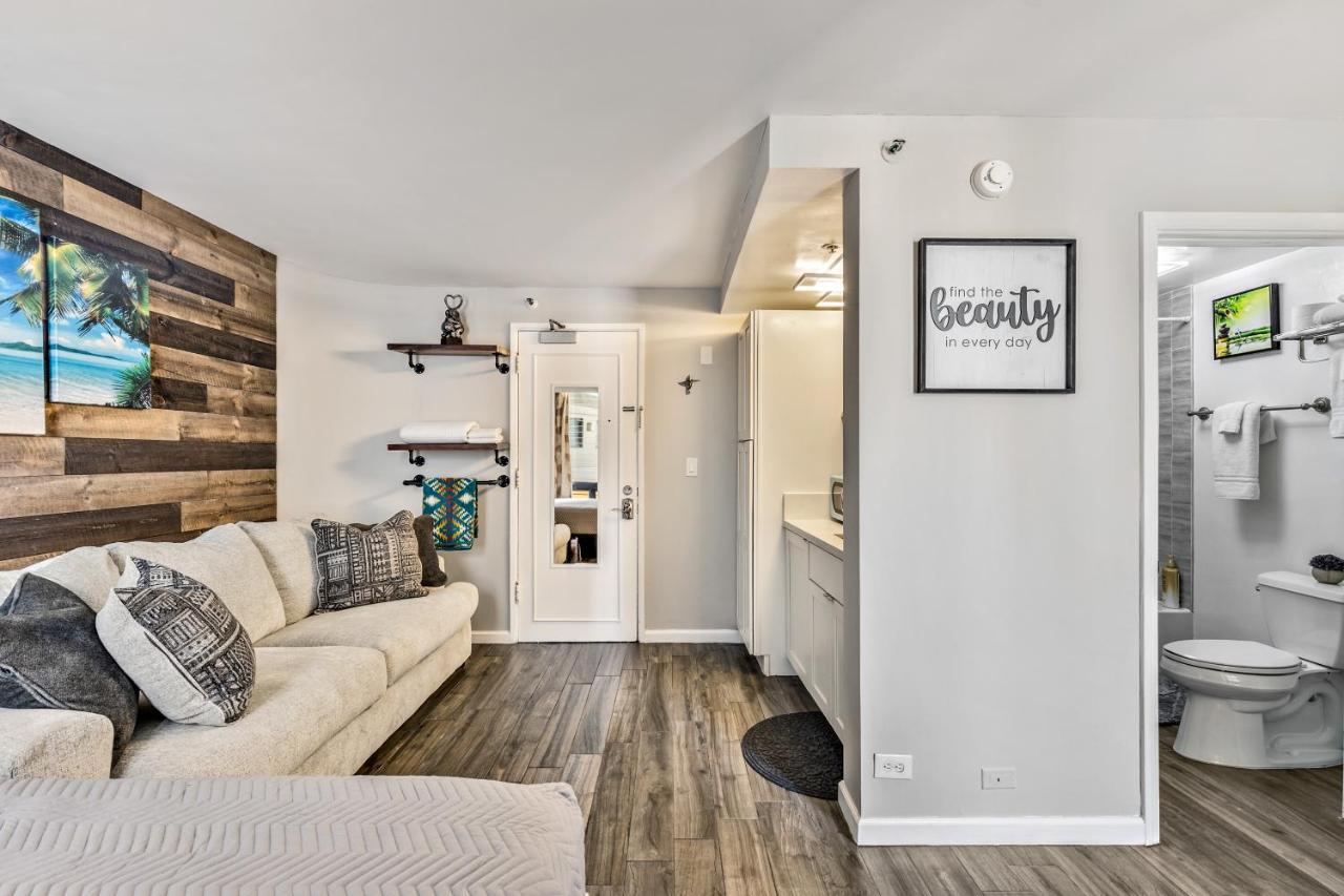 Inviting Waikiki Grand Hotel Room One Block To Beach! โฮโนลูลู ภายนอก รูปภาพ