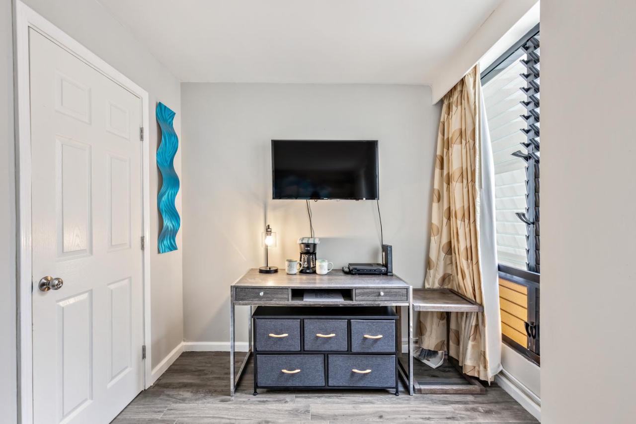 Inviting Waikiki Grand Hotel Room One Block To Beach! โฮโนลูลู ภายนอก รูปภาพ